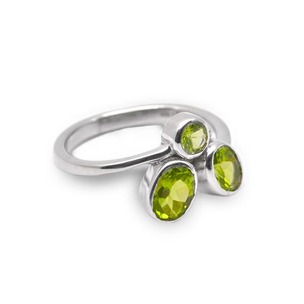 Silver Ring peridot Eva
